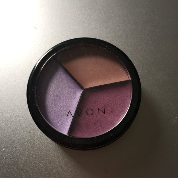 Unused Avon Plum Eyeshadow Trio - Picture 2 of 2